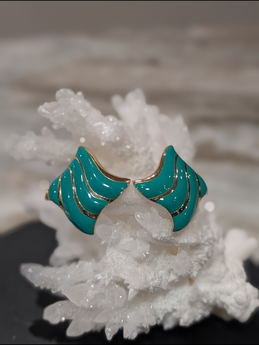 Avon Enamel Swirl earrings